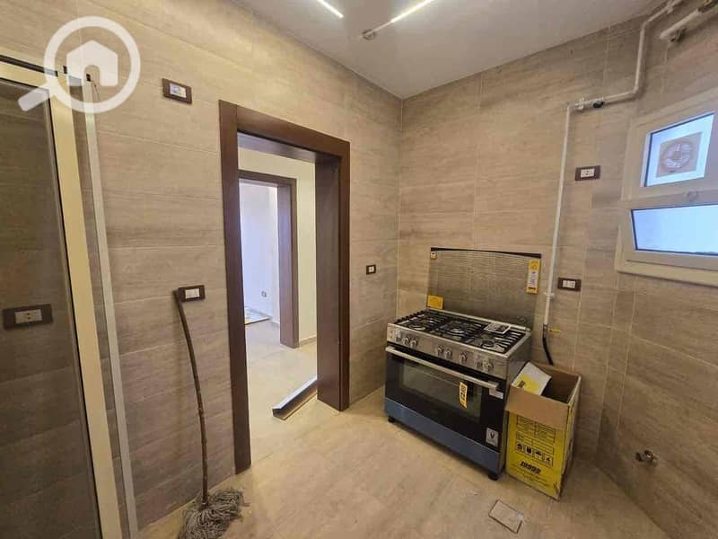 9 7233486a-3138-4e11-8437-76dc7e0976d8. jpg