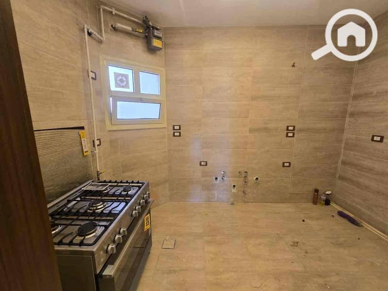 13 57346085-0347-41f5-906f-80ebe08055ee. jpg