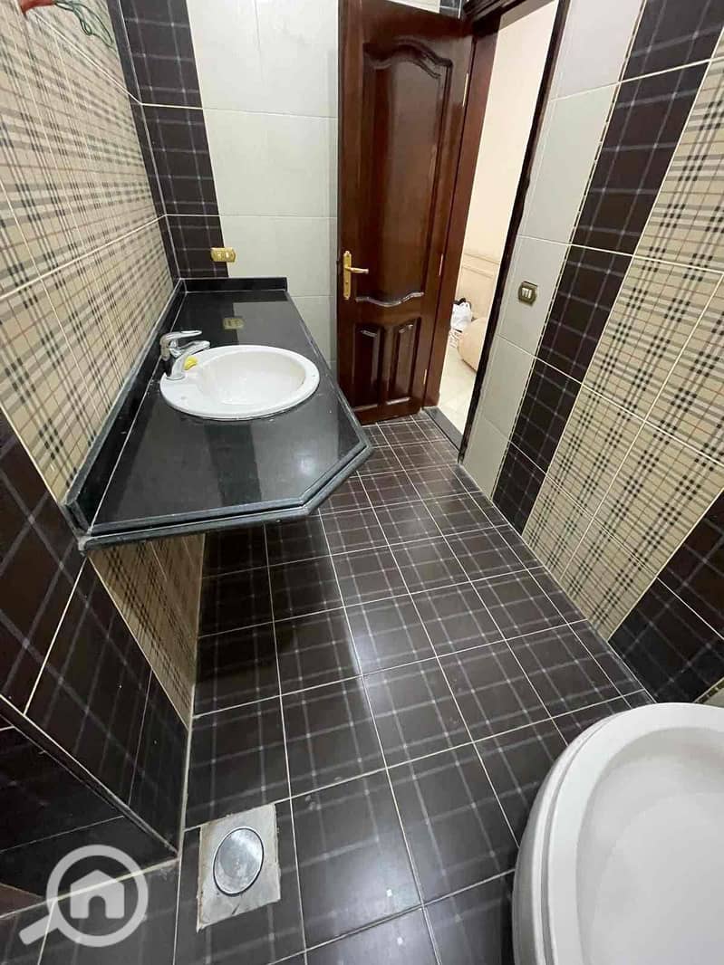 10 8dbe2257-7eda-4bd9-90ac-88f7621f8d2a. jpg