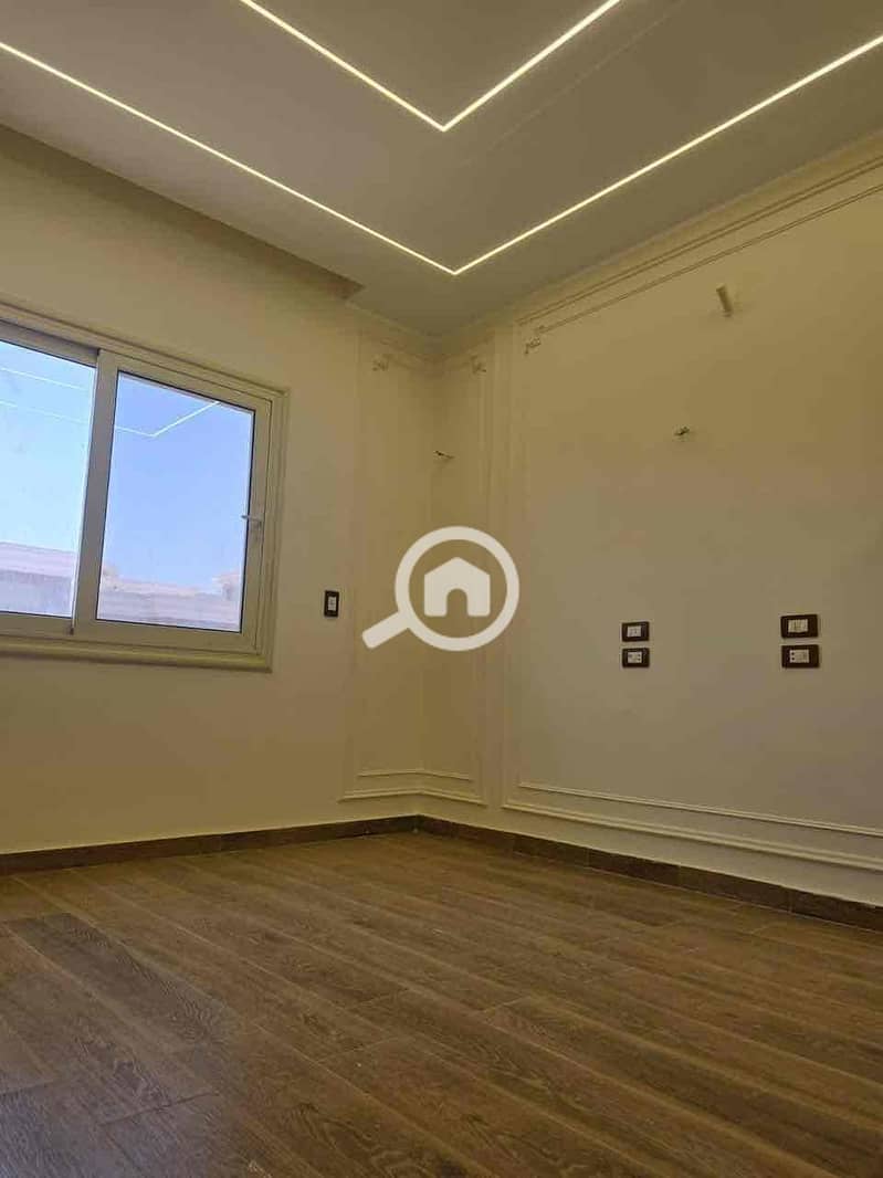 32 1127481b-1316-4fb9-9829-e65ffd1dc03a. jpg