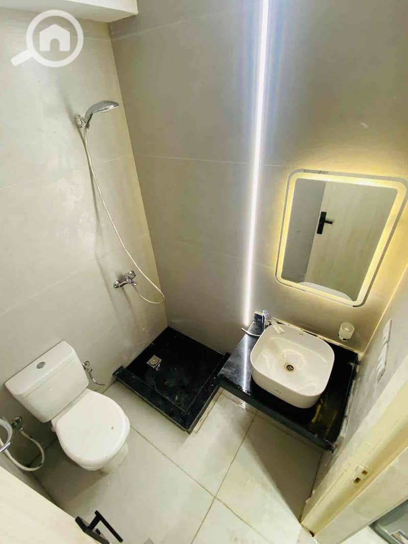 5 f6d47de8-033d-4abd-b99e-84f8a8ea74c8. jpg