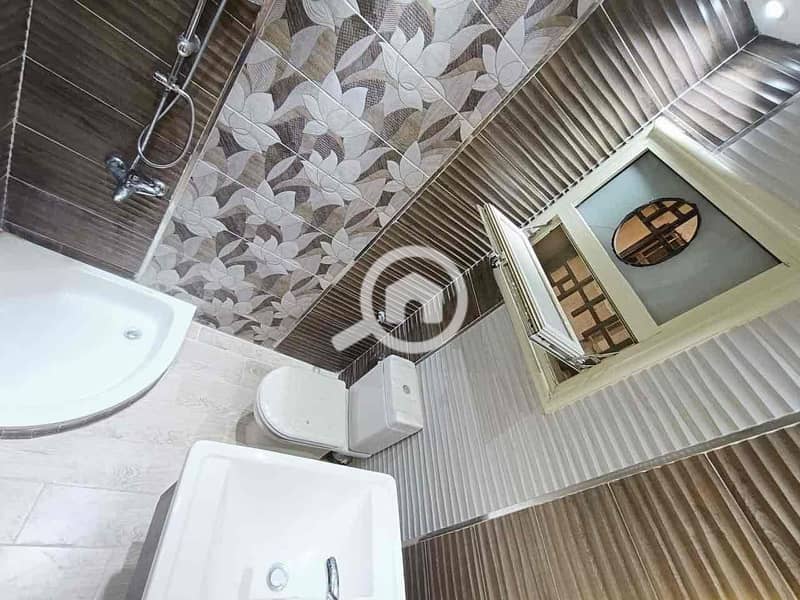 9 c84aa852-d361-461e-9aa8-383775309b7d. jpg