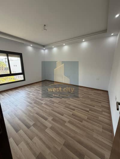 3 Bedroom Flat for Rent in Sheikh Zayed, Giza - IMG-20251223-WA0187. jpg 3 Bedroom Flat for Rent in Sheikh Zayed, Giza - IMG-20251223-WA0187. jpg