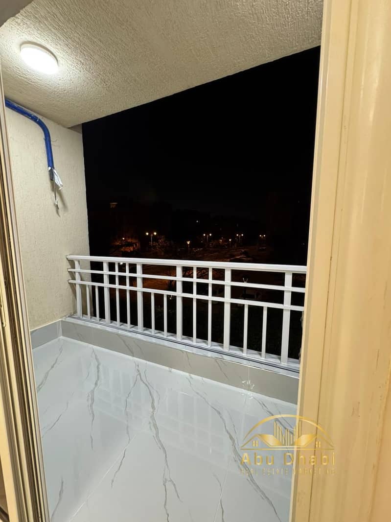 8 d7b98650-36cd-4596-a9ee-b81dd944af8f. jpg