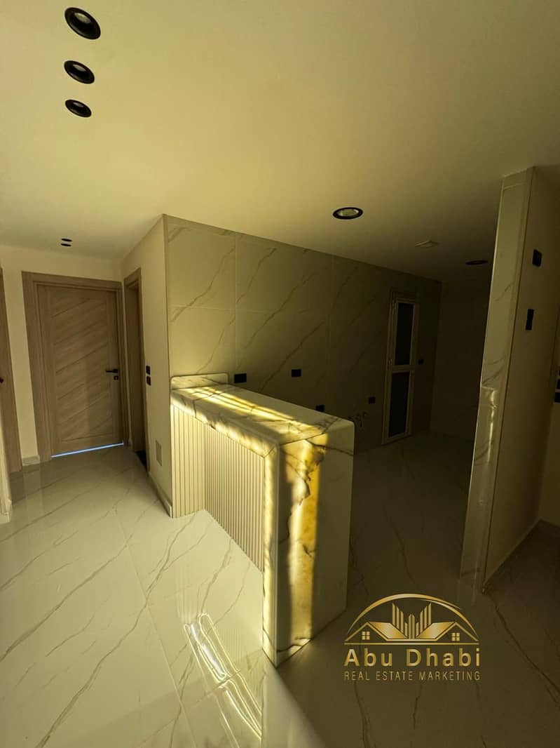 10 9f0cbba5-4cc1-490b-8383-1e6bfa1c8f26. jpg