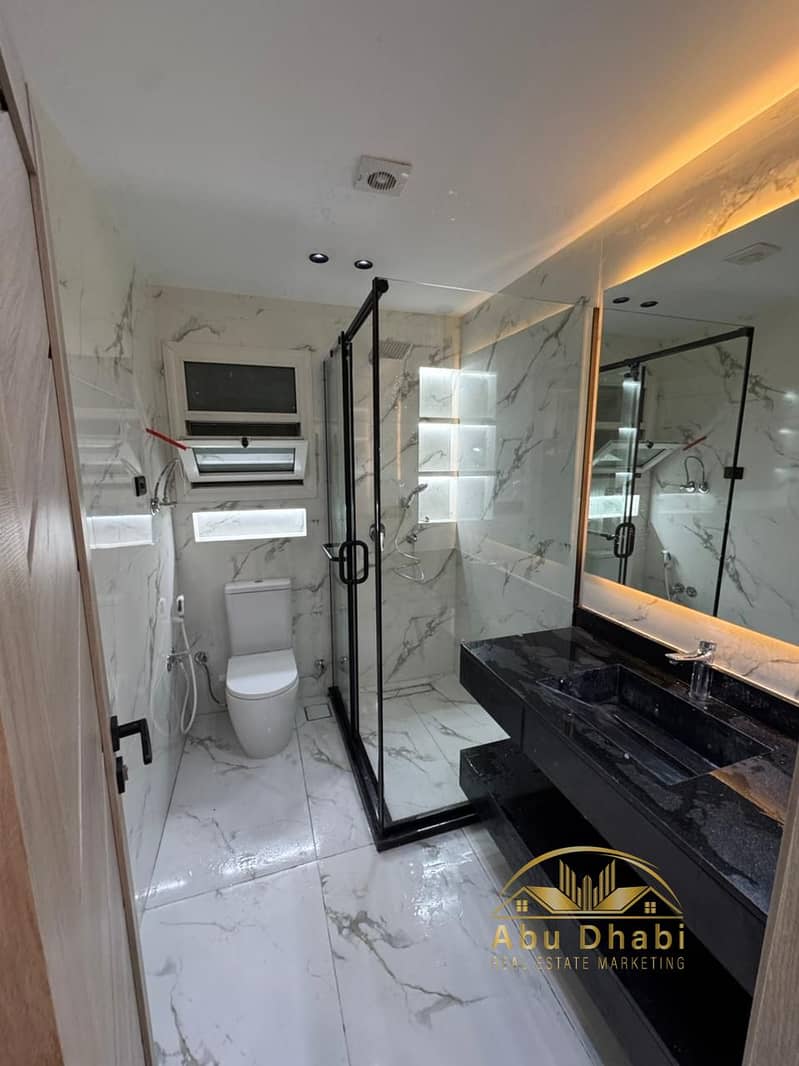 13 f04daee6-6400-4953-bdff-e0af9ce7da41. jpg