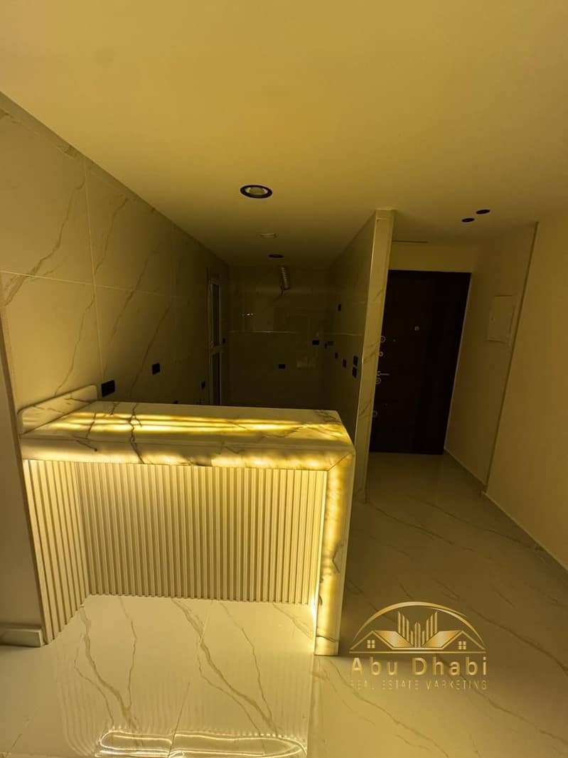 16 731bcc6f-d285-4810-8c11-1c7601470a60. jpg