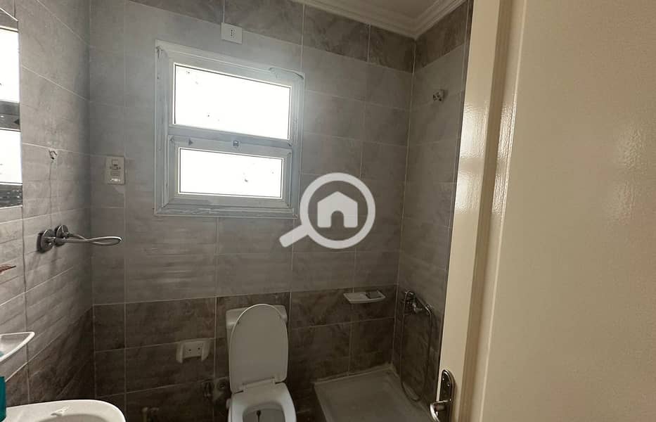 7 eb344513-b825-420d-9c9c-27ad403a7f96. jpg