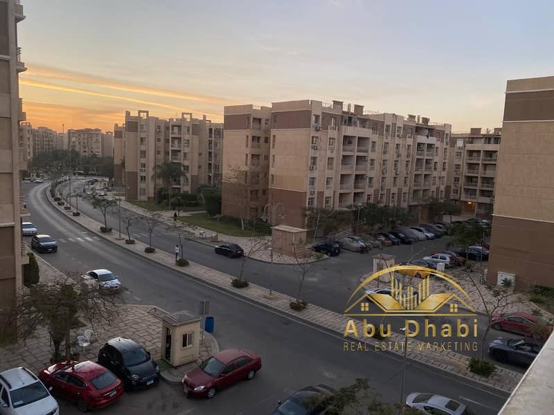 4 88b402f3-fcfd-4a84-b106-58329606df39. jpg