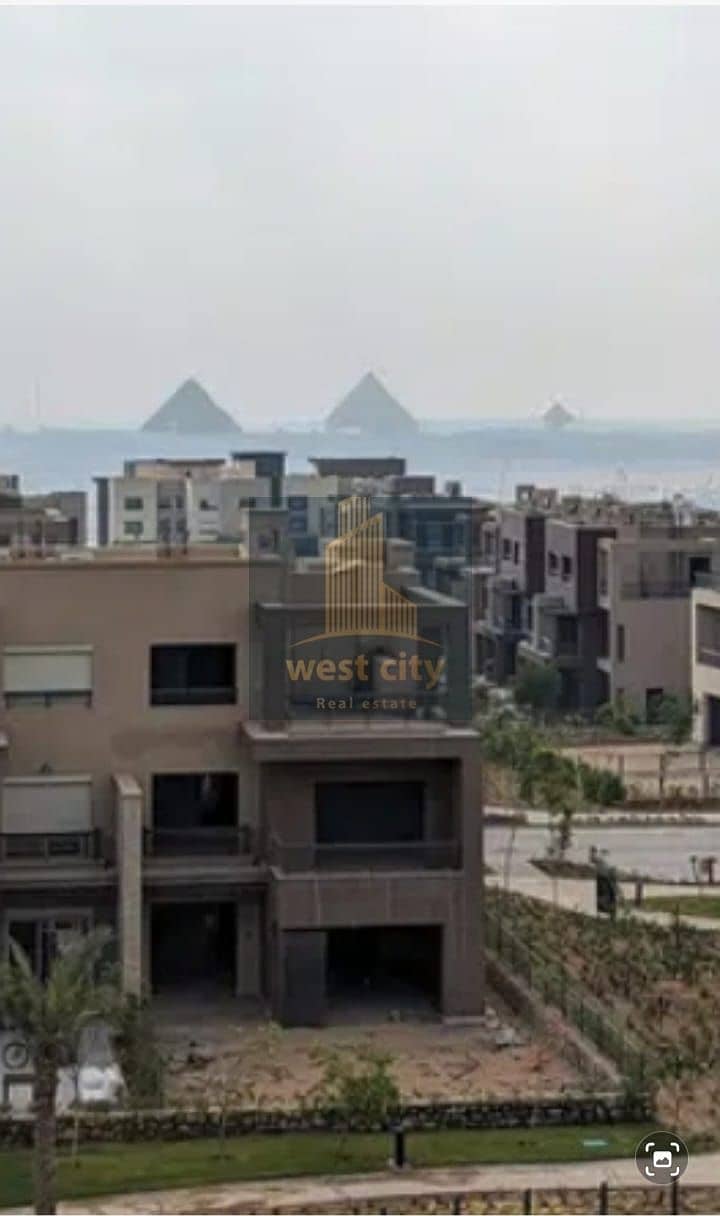 3 300f37f0-ced6-45c4-abba-e0840db1e683. jpg