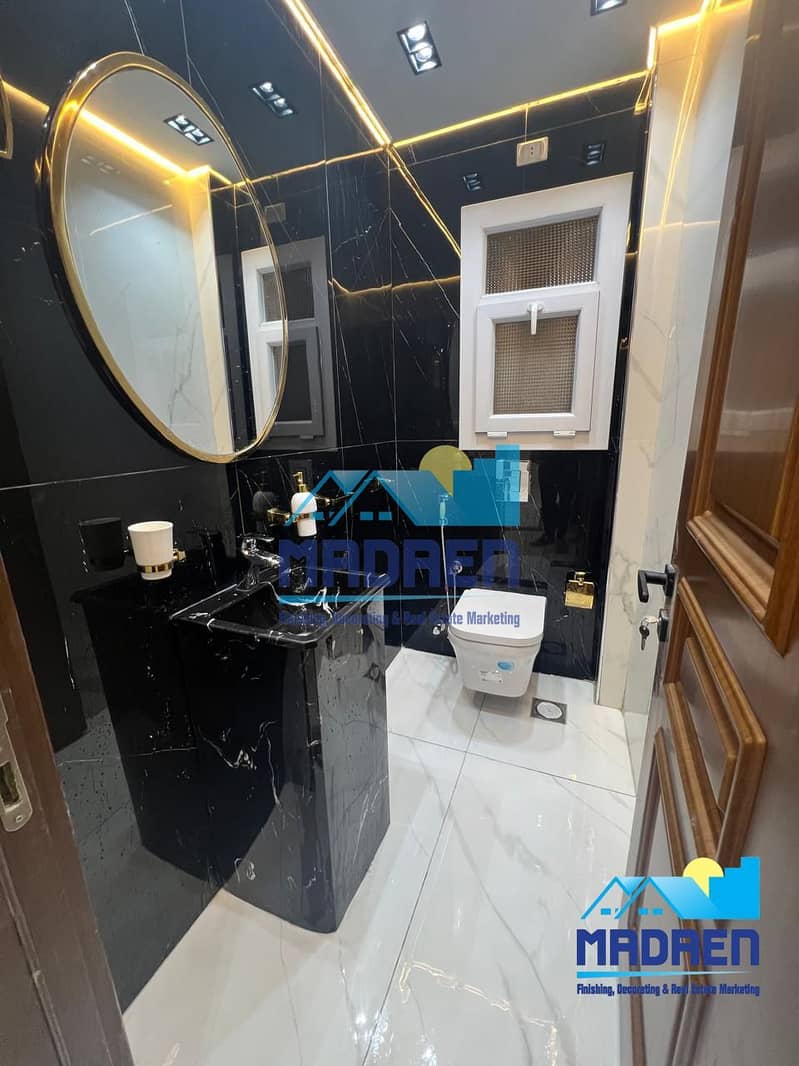 12 d3839c34-da8e-4a84-b128-110543d53803. jpg