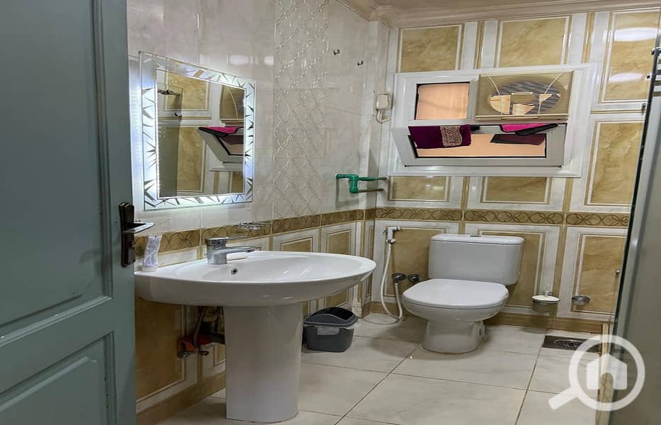 16 53c2d909-569c-46d5-8888-f03f716d6ad3. jpg