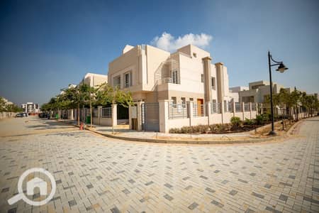 فیلا 4 غرف نوم للبيع في الشيخ زايد، الجيزة - . 3. jpeg