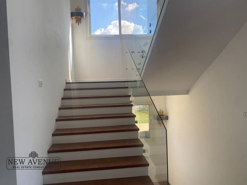 8 4cf4d543-e9ed-43ab-a663-882b29589e07. jpg