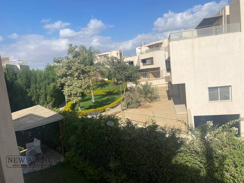 12 8600a88e-2ac8-4062-8257-1b9d407e08bb. jpg