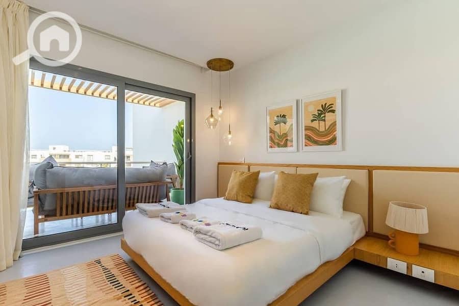 2 349d6658-2d2b-4e82-8d9f-423937b3da11. jpg