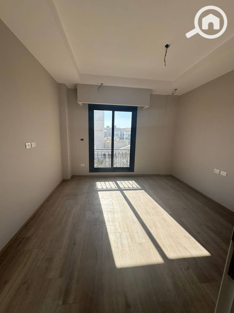 4 WhatsApp Image 2025-12-23 at 1ص2.34. 07 PM. jpeg