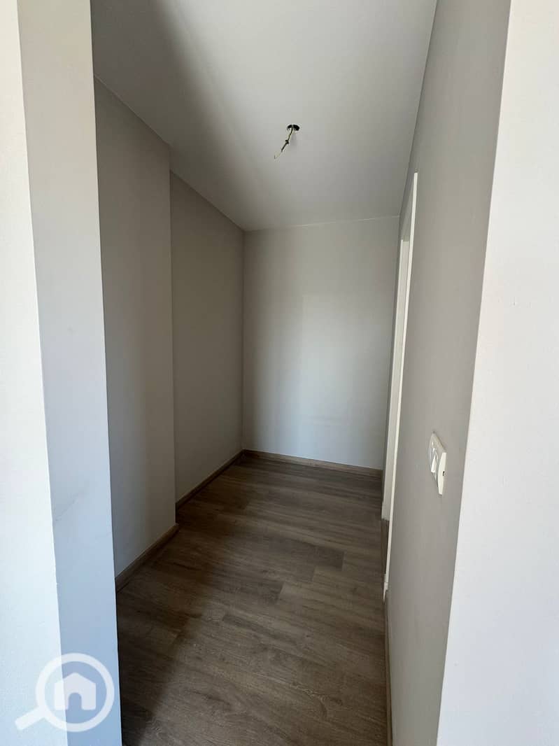 11 WhatsApp Image 2025-12-23 at 12.34. 07 ص. jpeg