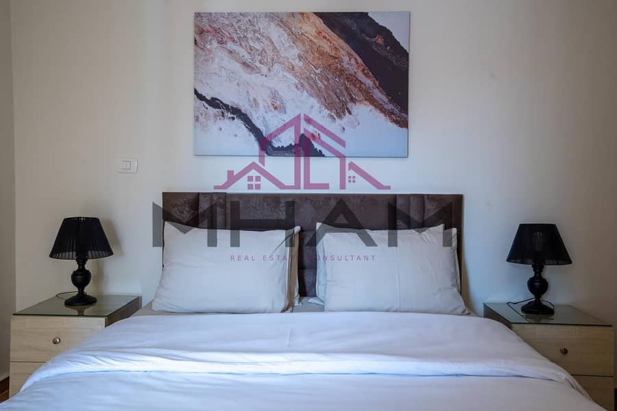 2 photo_5931314797892799526_y. jpg