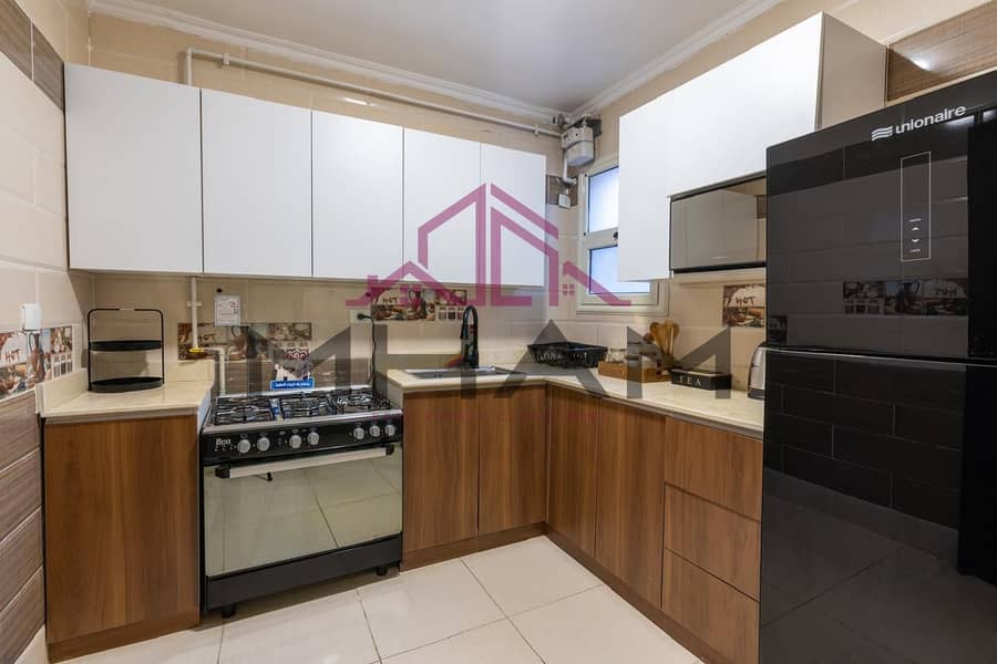 4 photo_5931314797892799522_y. jpg