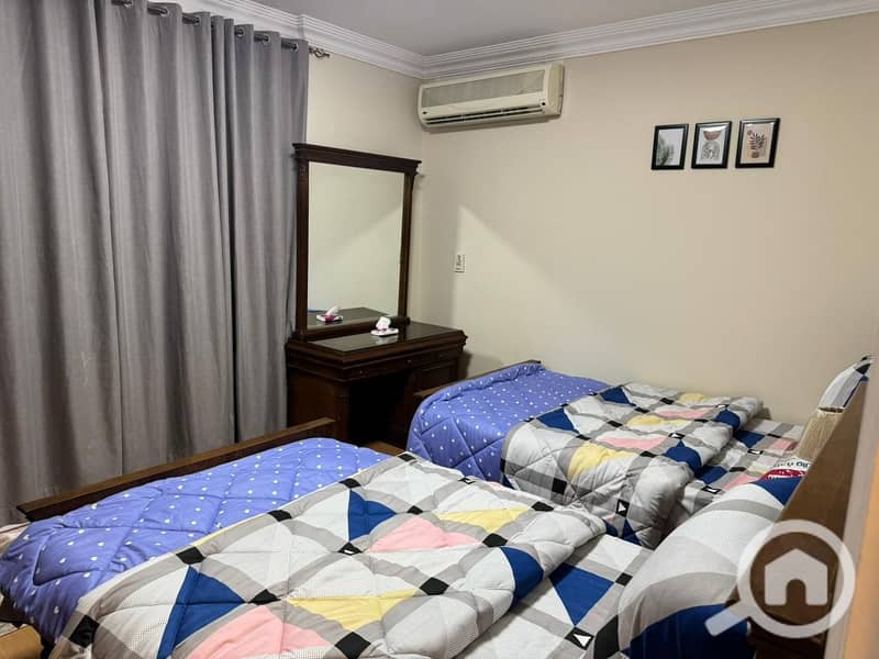 12 e24b70f2-6433-45d9-ae67-5f120214ff40. jpeg