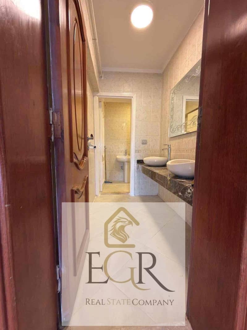 11 4f792ec5-b26e-4505-b615-6a5f66c89aaa. jpg