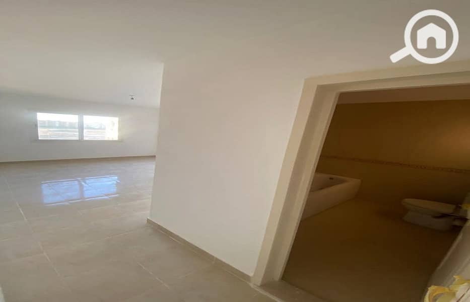 10 b61831a1-a32d-4b66-9b7f-69ec9e519843. jpg