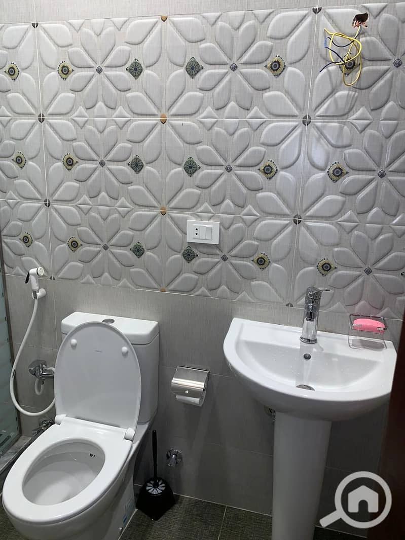 8 8bcd88ae-3745-432f-9a86-1a1312120d55. jpeg