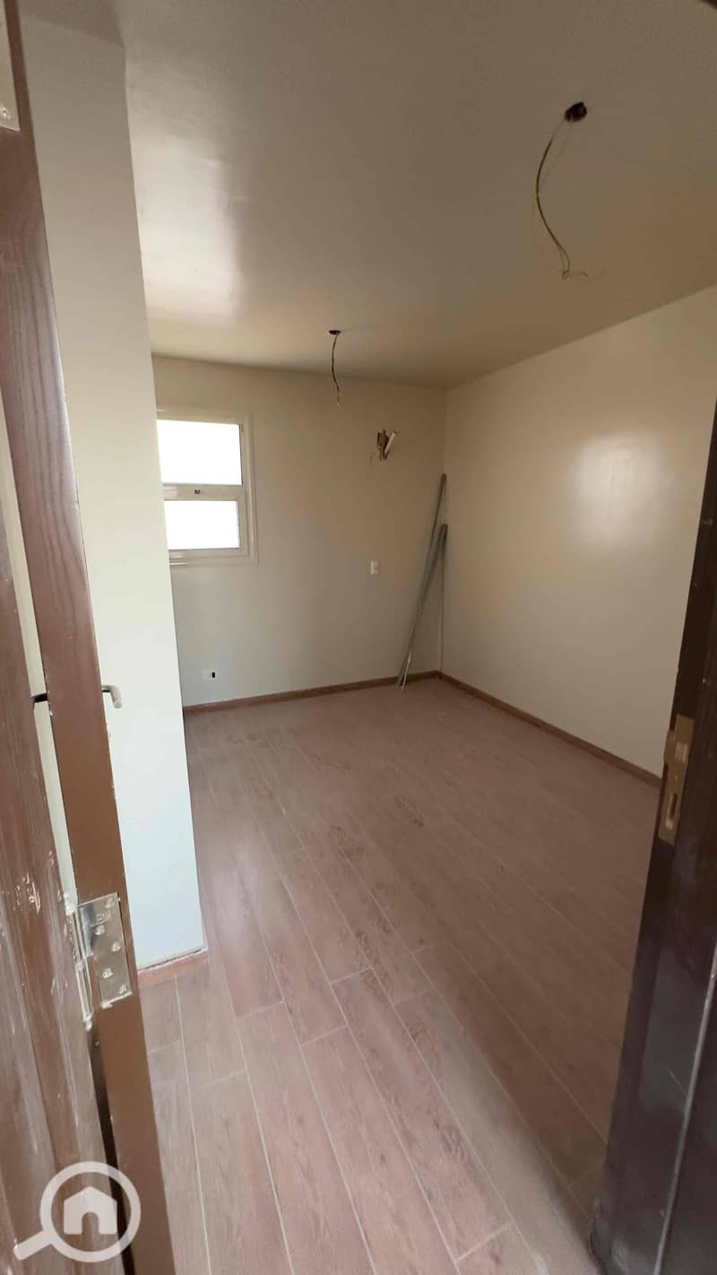 12 82764a8d-c8be-4f15-85f5-5c312e2dd040. jpg