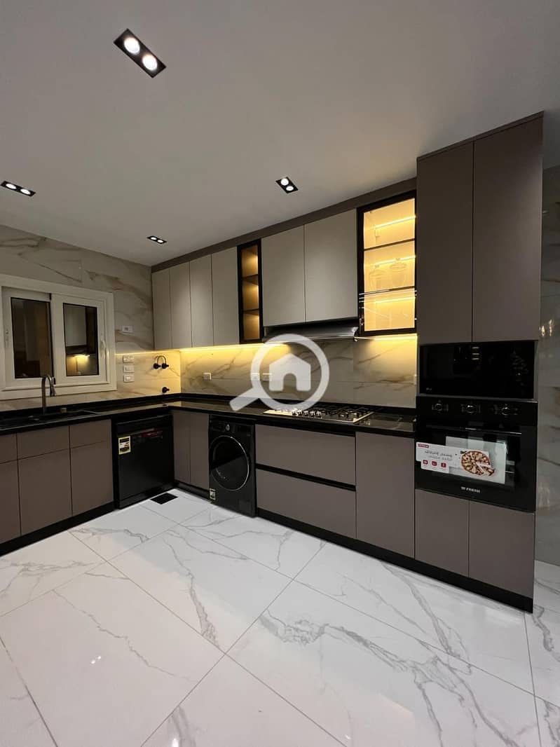 11 7c0d6aed-f0f3-4b52-9ef0-2ab72ca31694. jpeg