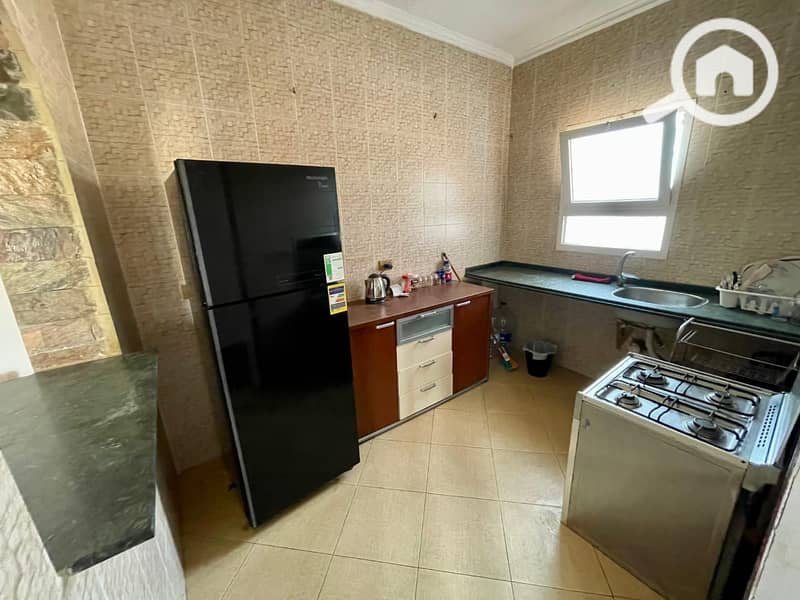 2 b8ee7895-a2f1-4c47-915a-60ee08610dd0. jpg