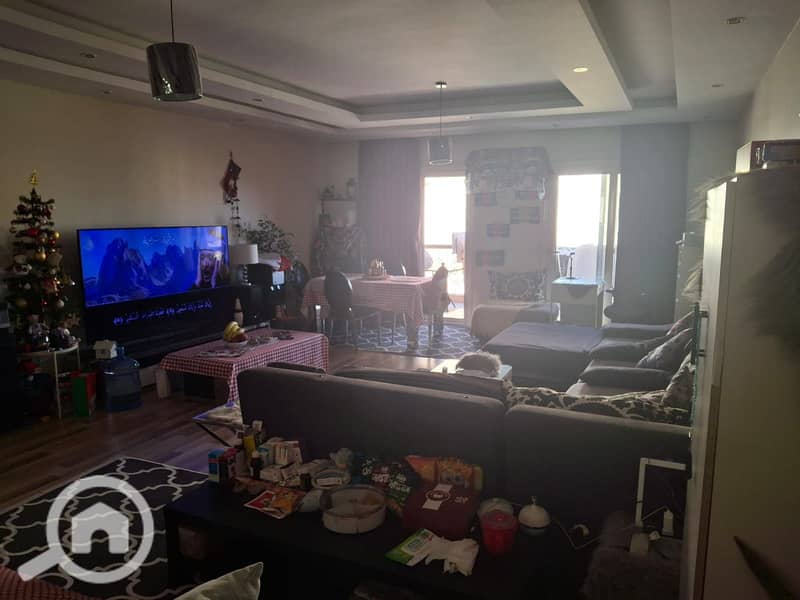 2 05f93c77-ac47-4bbf-9cd2-d0ba10ff23a9. jpeg