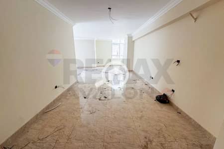 فلیٹ 3 غرف نوم للبيع في سموحة، الإسكندرية - 1. jpg