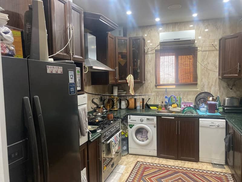 10 b4611b62-ce1d-4864-a9f4-bde5b7dc6435. jpg