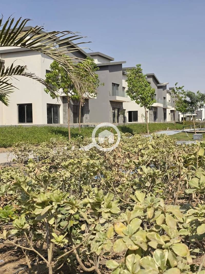 8 599684363_2938647099657141_2503814622107743807_n. jpg