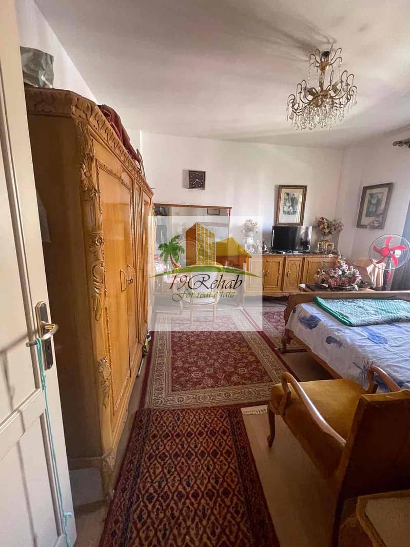 10 230d321d-b4d8-456f-bb35-6925f7acbfbb. jpg