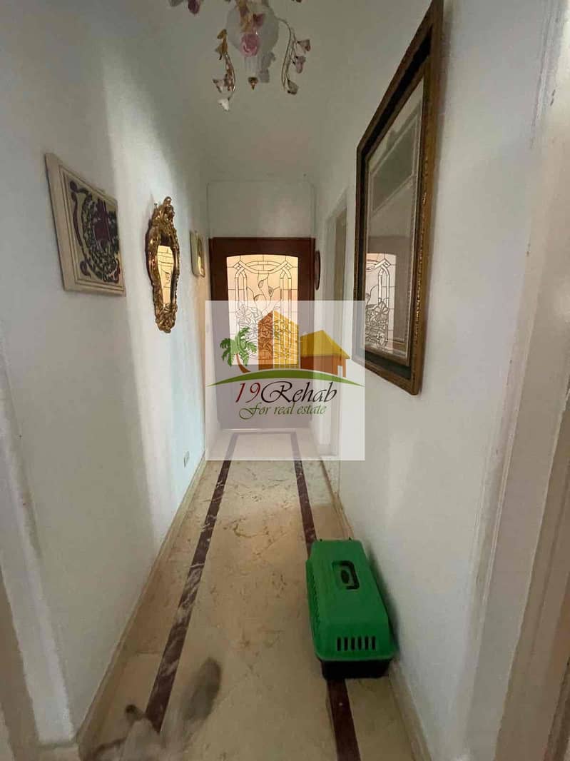 12 abc35f5f-2765-4190-a4c0-bc4e05b2a854. jpg