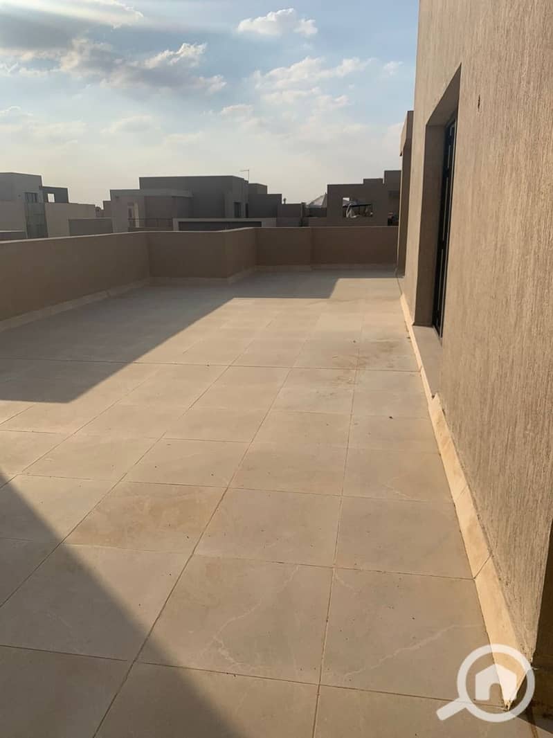 17 9d960ba2-50f8-44eb-bfc1-cc17be8c0153. jpeg