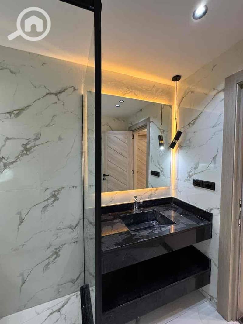 15 d75ac55a-7a90-4ff7-a0ba-7d9c749512b2. jpg