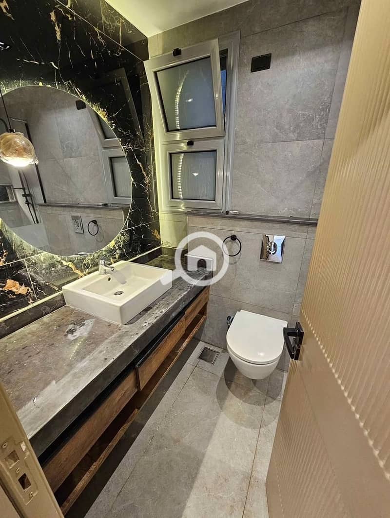 4 577572524_122158929842802730_1704589596931383756_n. jpg