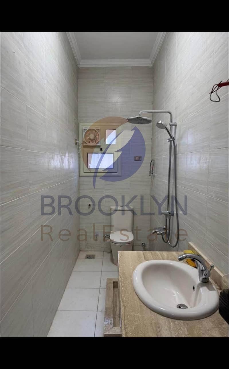 9 yrfcd,ujfkjginhljil. jpeg