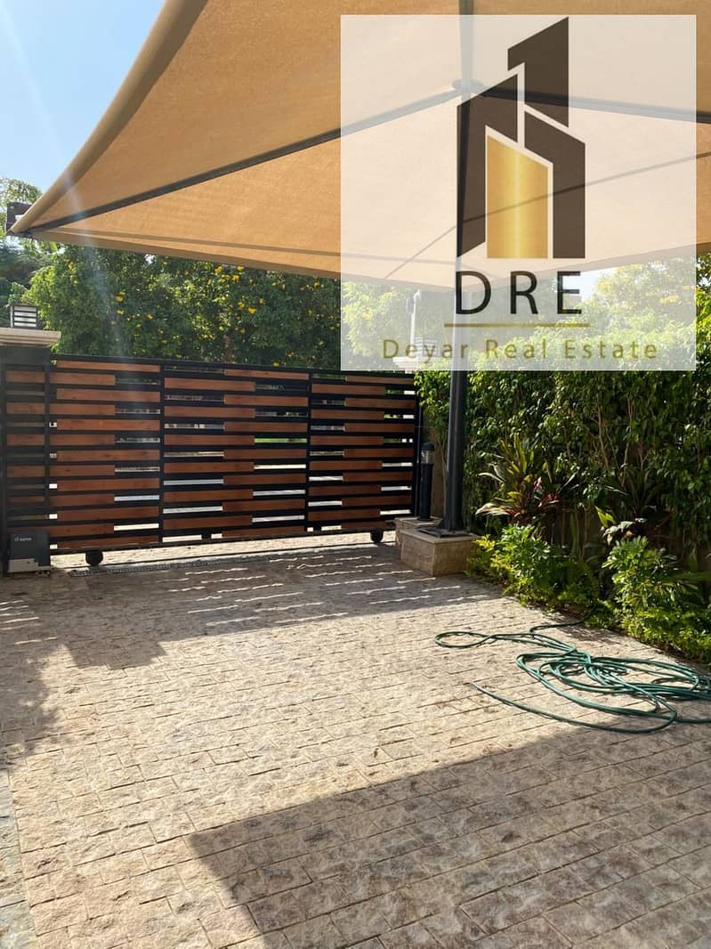 10 7c7695ed-2bf0-4383-867d-5c570373db8c. jpg