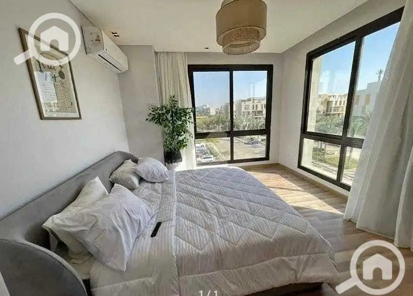 Duplex with private garden, ready for immediate occupancy, at the lowest price in Al Burouj Compound, Shorouk, opposite the medical center. - Όψη 3