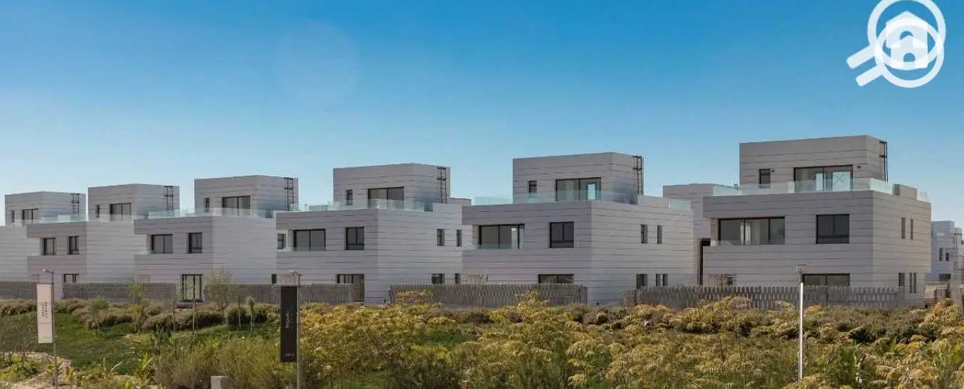 Duplex with private garden, ready for immediate occupancy, at the lowest price in Al Burouj Compound, Shorouk, opposite the medical center. - Όψη 5