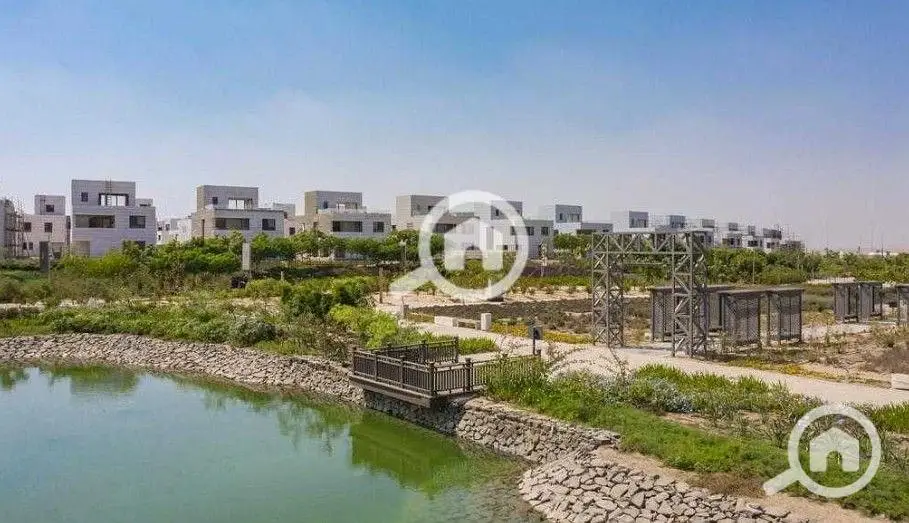 Duplex with private garden, ready for immediate occupancy, at the lowest price in Al Burouj Compound, Shorouk, opposite the medical center. - Όψη 6