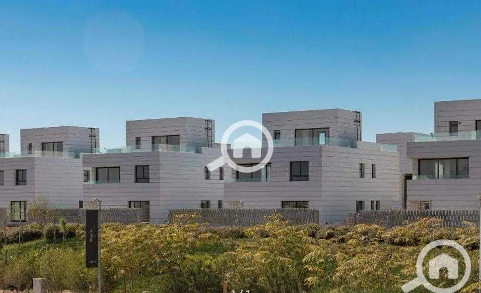 Duplex with private garden, ready for immediate occupancy, at the lowest price in Al Burouj Compound, Shorouk, opposite the medical center. - Περισσότερα