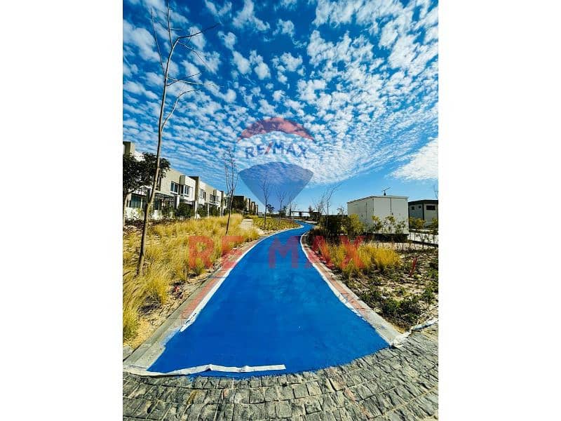 10 91c13b95-3616-474e-9151-bcf6dc4d2d8a. jpg