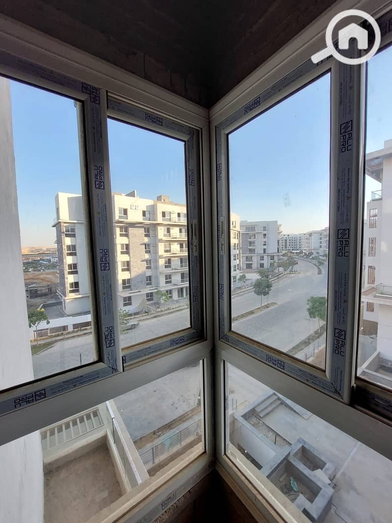 18 WhatsApp Image 2025-12-24 at 14.30. 19 (2). jpeg