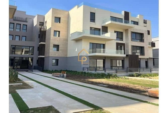 10 8417771-e4d54o. jpg