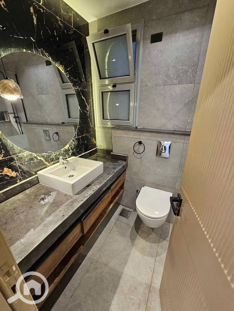 3 577572524_122158929842802730_1704589596931383756_n. jpg